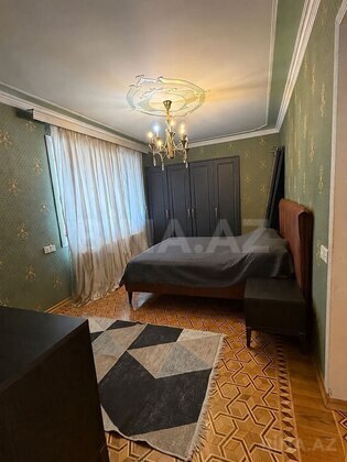 4 otaqlı Köhnə tikili, Elmlər Akademiyası m., Bakı