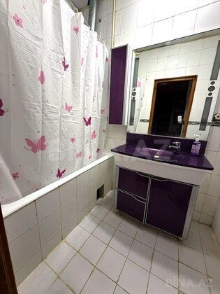 3 otaqlı Köhnə tikili, Elmlər Akademiyası m., Bakı