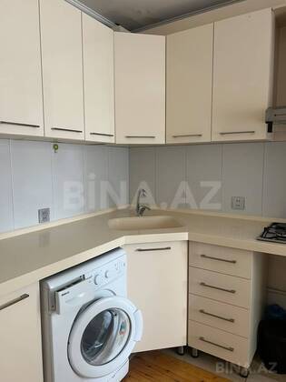 2 otaqlı Köhnə tikili, İnşaatçılar m., Bakı