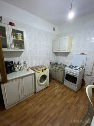 2 otaqlı Köhnə tikili, Elmlər Akademiyası m., Bakı