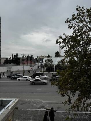 3 otaqlı Köhnə tikili, Gənclik m., Bakı