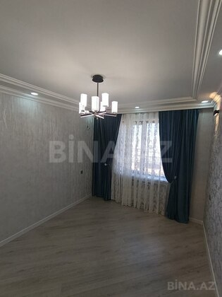 3 otaqlı Köhnə tikili, Xalqlar Dostluğu m., Bakı