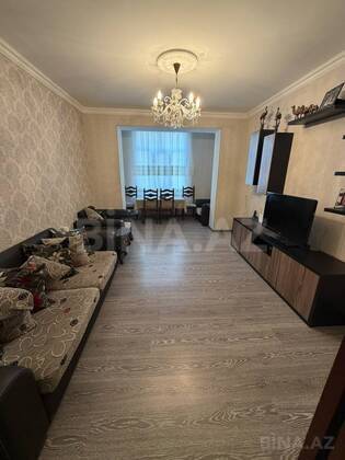 3 otaqlı Köhnə tikili, Xalqlar Dostluğu m., Bakı