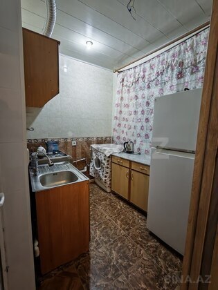 2 otaqlı Köhnə tikili, Memar Əcəmi m., Bakı