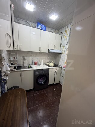 3 otaqlı Köhnə tikili, Memar Əcəmi m., Bakı