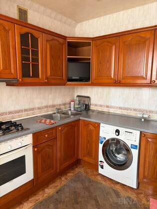 3 otaqlı Köhnə tikili, Şah İsmayıl Xətai m., Bakı