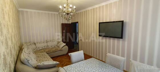 3 otaqlı Köhnə tikili, 9-cu mikrorayon q., Bakı
