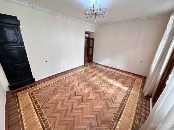 4 otaqlı Köhnə tikili, 28 May m., Bakı