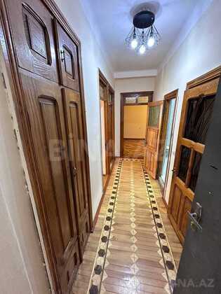 4 otaqlı Köhnə tikili, 28 May m., Bakı