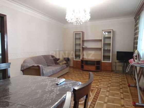 3 otaqlı Köhnə tikili, Elmlər Akademiyası m., Bakı