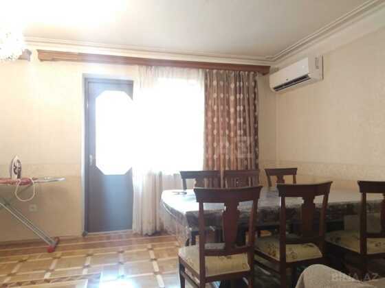 3 otaqlı Köhnə tikili, Elmlər Akademiyası m., Bakı