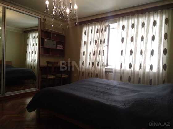 3 otaqlı Köhnə tikili, Elmlər Akademiyası m., Bakı