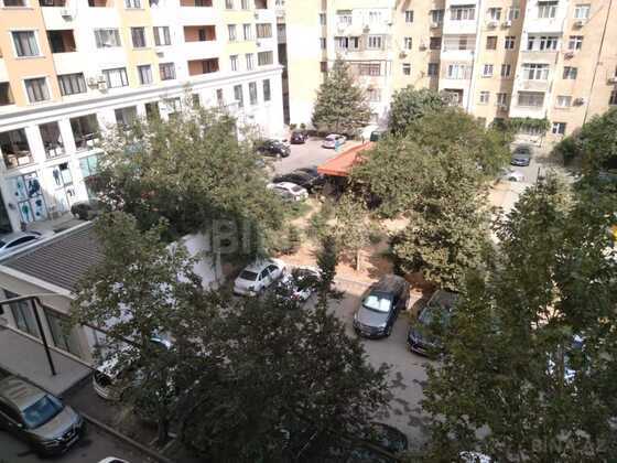 3 otaqlı Köhnə tikili, Elmlər Akademiyası m., Bakı