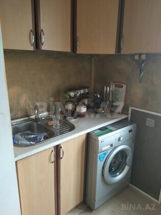 3 otaqlı Köhnə tikili, Neftçilər m., Bakı