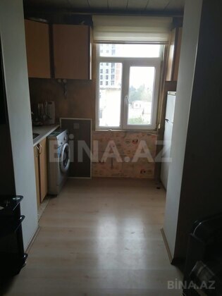 3 otaqlı Köhnə tikili, Neftçilər m., Bakı