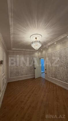 3 otaqlı Köhnə tikili, Memar Əcəmi m., Bakı