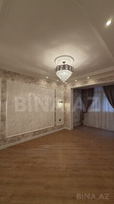 3 otaqlı Köhnə tikili, Memar Əcəmi m., Bakı