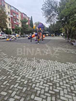 2 otaqlı Köhnə tikili, Xalqlar Dostluğu m., Bakı