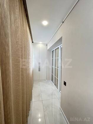 3 otaqlı Köhnə tikili, Koroğlu m., Bakı