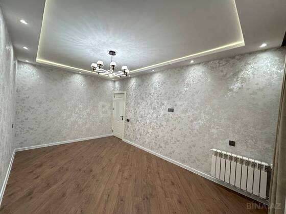 3 otaqlı Köhnə tikili, Koroğlu m., Bakı