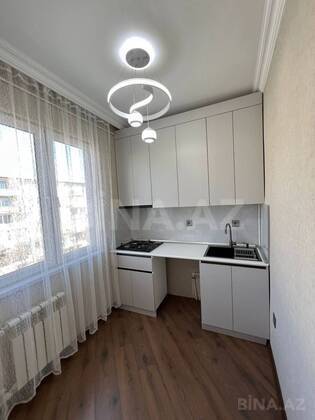 2 otaqlı Köhnə tikili, Memar Əcəmi m., Bakı