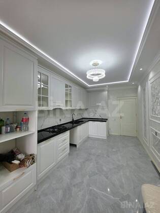 3 otaqlı Yeni tikili, Neftçilər m., Bakı