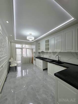 3 otaqlı Yeni tikili, Neftçilər m., Bakı
