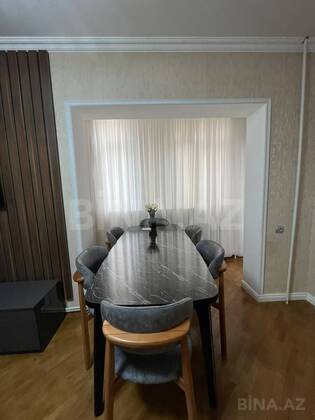 4 otaqlı Köhnə tikili, Azadlıq Prospekti m., Bakı