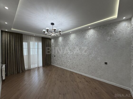3 otaqlı Köhnə tikili, Koroğlu m., Bakı