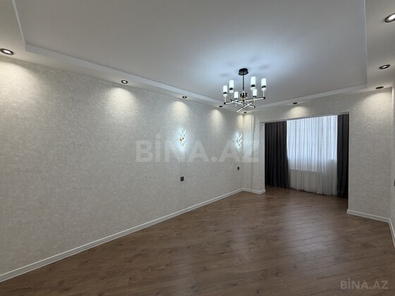 3 otaqlı Köhnə tikili, Koroğlu m., Bakı