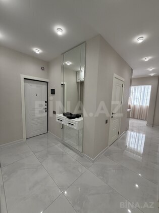 3 otaqlı Köhnə tikili, Koroğlu m., Bakı