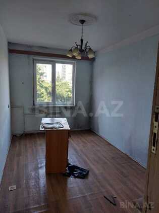 3 otaqlı Köhnə tikili, Neftçilər m., Bakı