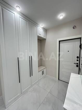 3 otaqlı Köhnə tikili, Koroğlu m., Bakı