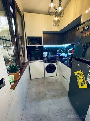 3 otaqlı Köhnə tikili, Memar Əcəmi m., Bakı