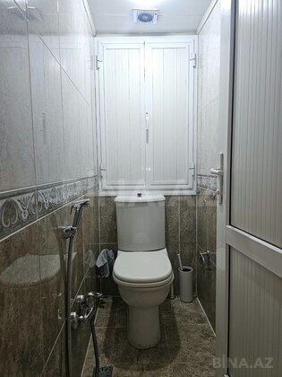 4 otaqlı Köhnə tikili, Memar Əcəmi m., Bakı
