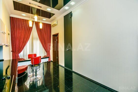 4 otaqlı Köhnə tikili, Sahil m., Bakı