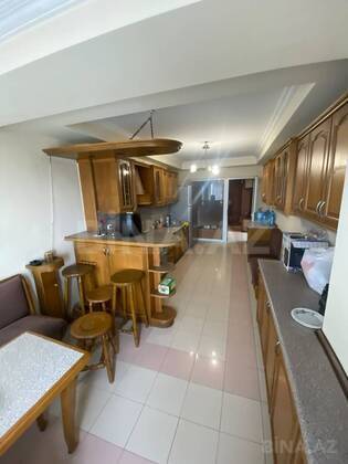 3 otaqlı Köhnə tikili, 20 Yanvar m., Bakı