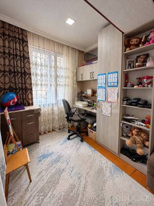 3 otaqlı Köhnə tikili, Neftçilər m., Bakı