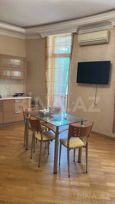 4 otaqlı Yeni tikili, Elmlər Akademiyası m., Bakı