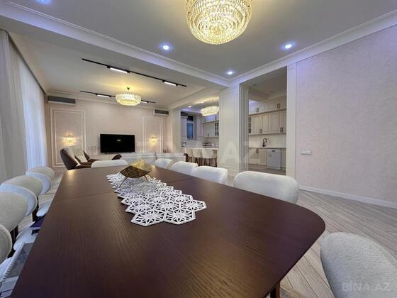 8 otaqlı Həyət evi/Bağ evi, Ağ şəhər q., Bakı