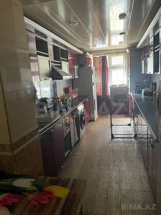 3 otaqlı Köhnə tikili, Elmlər Akademiyası m., Bakı