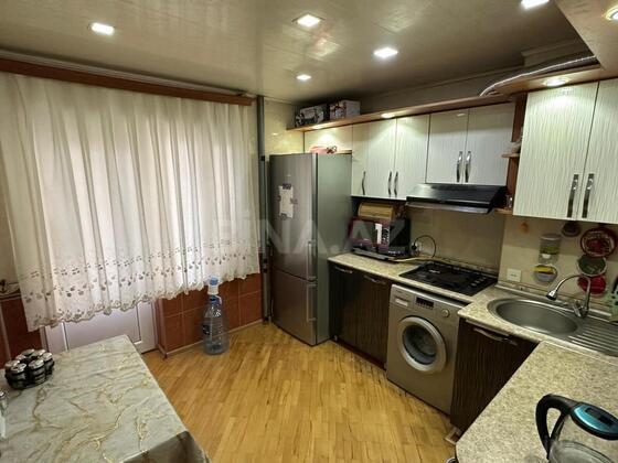 3 otaqlı Köhnə tikili, Şah İsmayıl Xətai m., Bakı