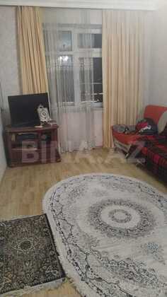 3 otaqlı Köhnə tikili, 8-ci mikrorayon q., Bakı