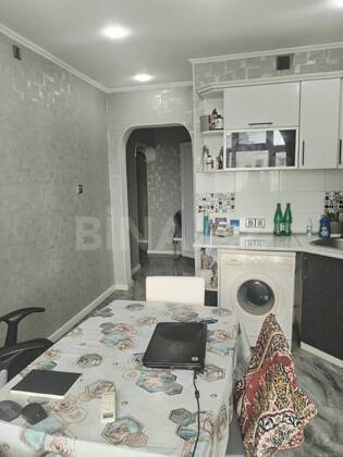 3 otaqlı Köhnə tikili, 8-ci mikrorayon q., Bakı