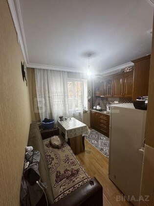 3 otaqlı Köhnə tikili, Badamdar q., Bakı