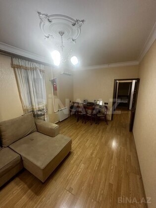 3 otaqlı Köhnə tikili, Badamdar q., Bakı