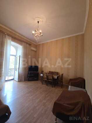 3 otaqlı Köhnə tikili, Sahil m., Bakı