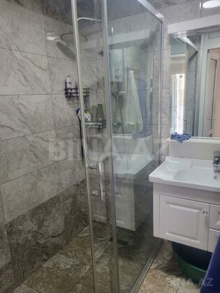 3 otaqlı Köhnə tikili, Neftçilər m., Bakı