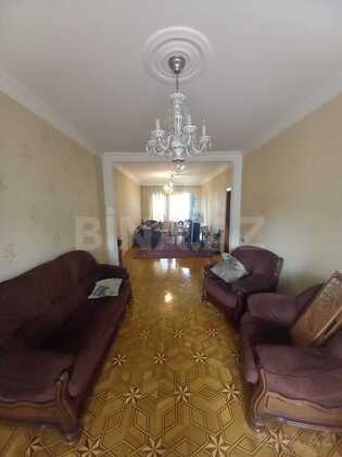 5 otaqlı Köhnə tikili, Binəqədi r., Bakı