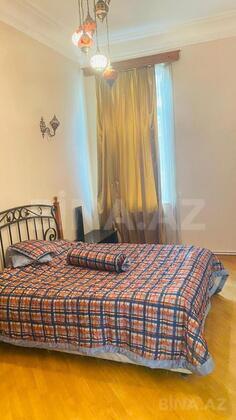 3 otaqlı Köhnə tikili, 28 May m., Bakı